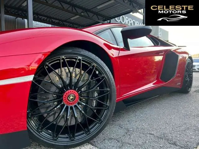 LAMBORGHINI Aventador 2016 — photo 7 sur 8