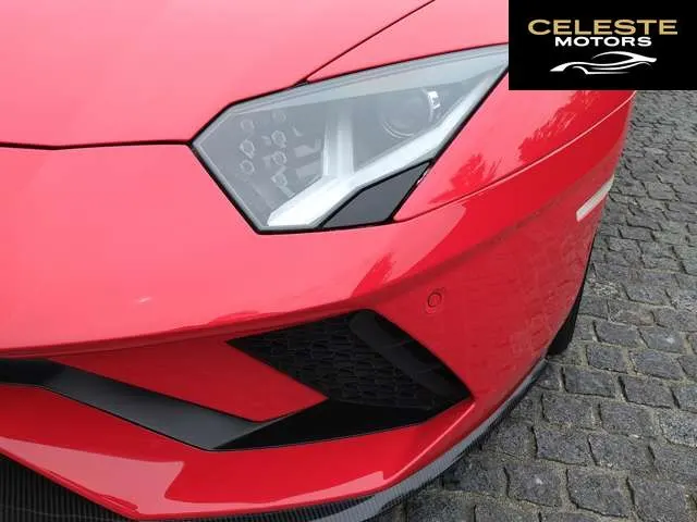 LAMBORGHINI Aventador 2018 — photo 4 sur 8