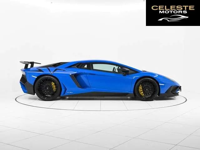 LAMBORGHINI Aventador 2016 — photo 1 sur 8