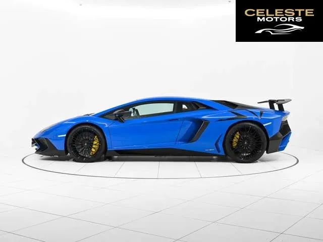 LAMBORGHINI Aventador 2016 — photo 2 sur 8