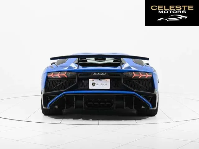 LAMBORGHINI Aventador 2016 — photo 4 sur 8