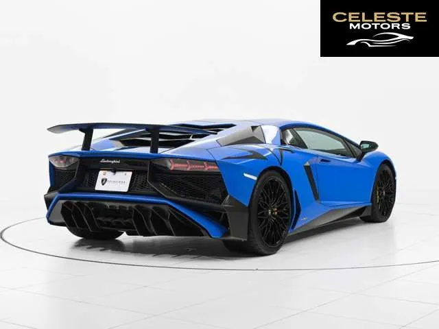 LAMBORGHINI Aventador 2016 — photo 5 sur 8