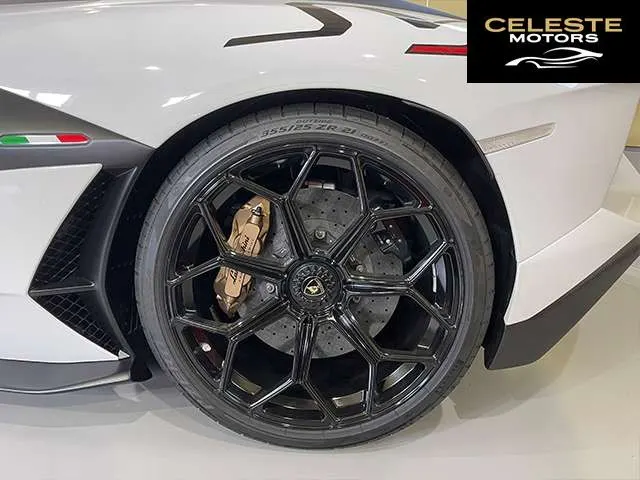 LAMBORGHINI Aventador 2019 — photo 4 sur 8