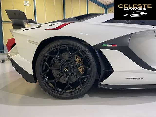 LAMBORGHINI Aventador 2019 — photo 6 sur 8
