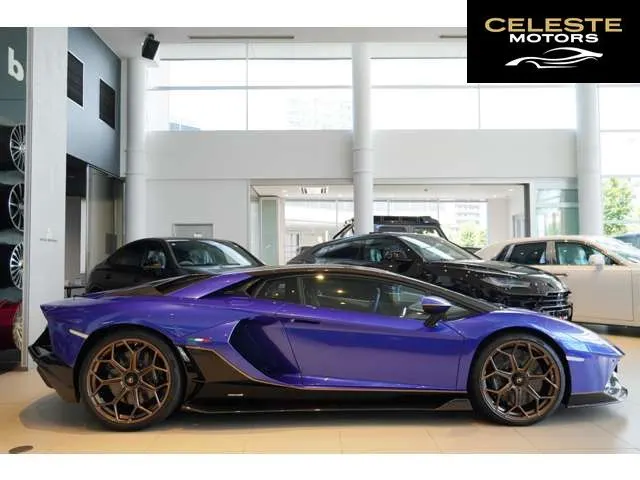 LAMBORGHINI Aventador 2022 — photo 5 sur 8