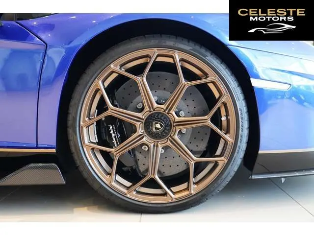 LAMBORGHINI Aventador 2022 — photo 6 sur 8