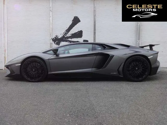 LAMBORGHINI Aventador 2015 — photo 7 sur 8