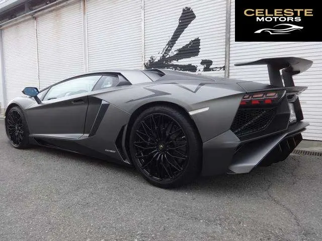 LAMBORGHINI Aventador 2015 — photo 8 sur 8