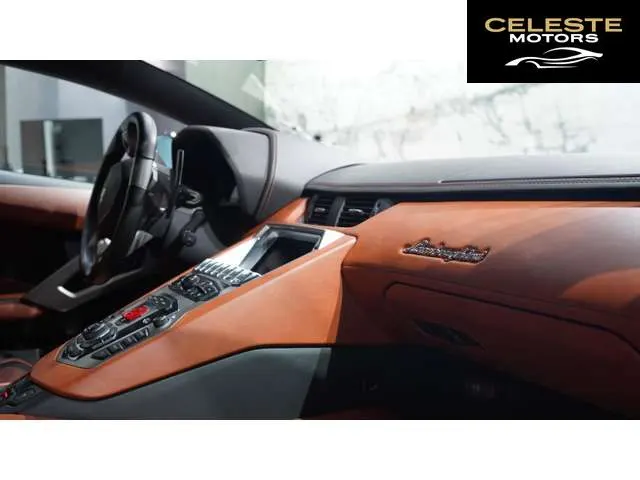 LAMBORGHINI Aventador 2017 — photo 6 sur 8