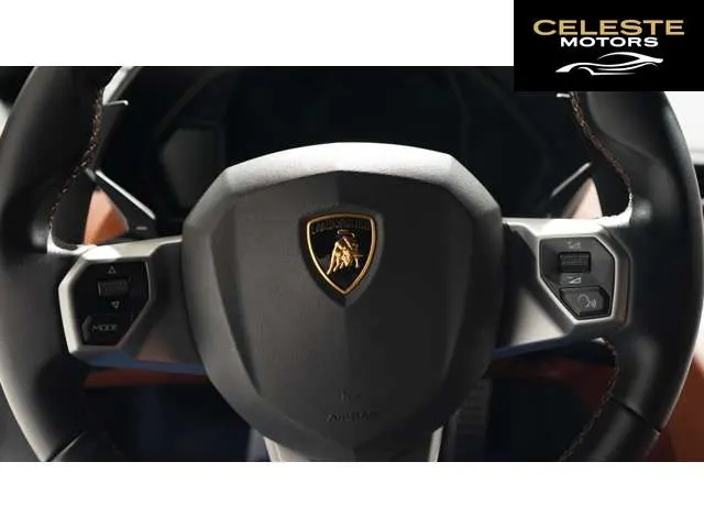 LAMBORGHINI Aventador 2017 — photo 7 sur 8
