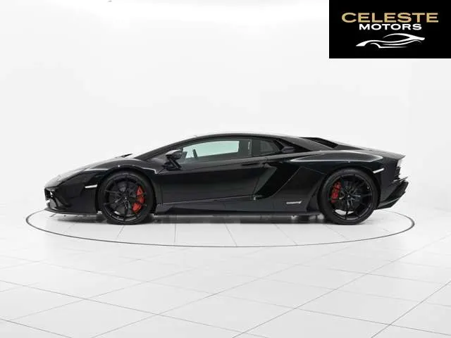 LAMBORGHINI Aventador 2019 — photo 2 sur 8