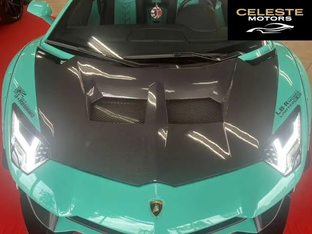 LAMBORGHINI Aventador 2016 — photo 2 sur 8