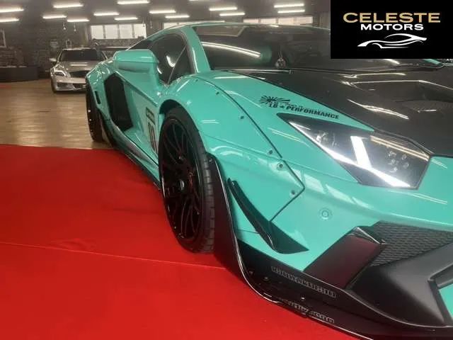 LAMBORGHINI Aventador 2016 — photo 3 sur 8