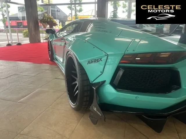 LAMBORGHINI Aventador 2016 — photo 5 sur 8