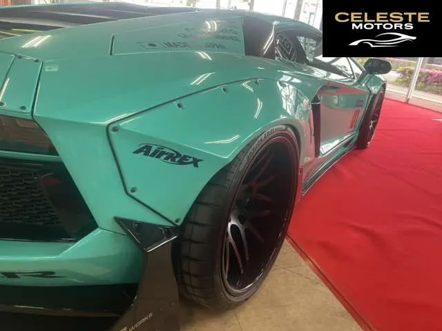 LAMBORGHINI Aventador 2016 — photo 6 sur 8