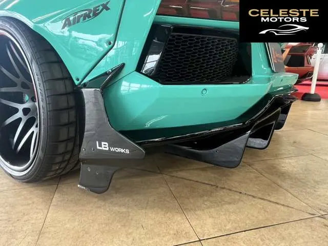 LAMBORGHINI Aventador 2016 — photo 8 sur 8