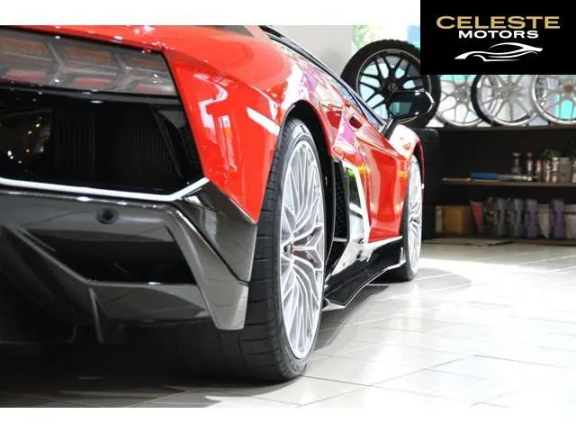 LAMBORGHINI Aventador 2022 — photo 6 sur 8