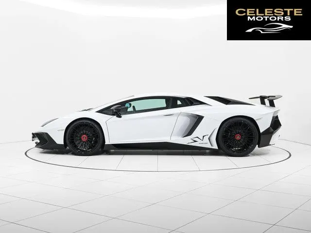 LAMBORGHINI Aventador 2017 — photo 2 sur 8