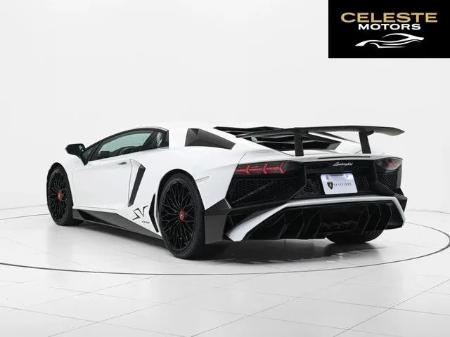 LAMBORGHINI Aventador 2017 — photo 3 sur 8