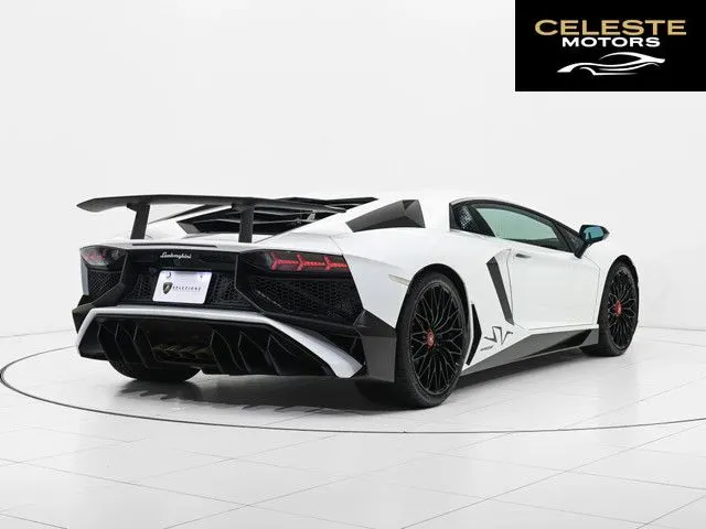 LAMBORGHINI Aventador 2017 — photo 5 sur 8