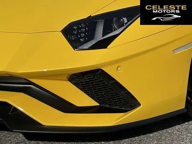 LAMBORGHINI Aventador 2018 — photo 2 sur 8