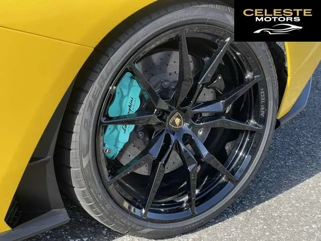LAMBORGHINI Aventador 2018 — photo 7 sur 8