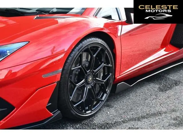 LAMBORGHINI Aventador 2019 — photo 3 sur 8