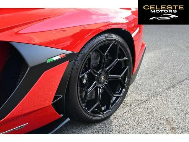LAMBORGHINI Aventador 2019 — photo 6 sur 8