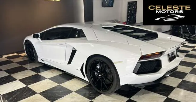 LAMBORGHINI Aventador 2016 — photo 4 sur 8