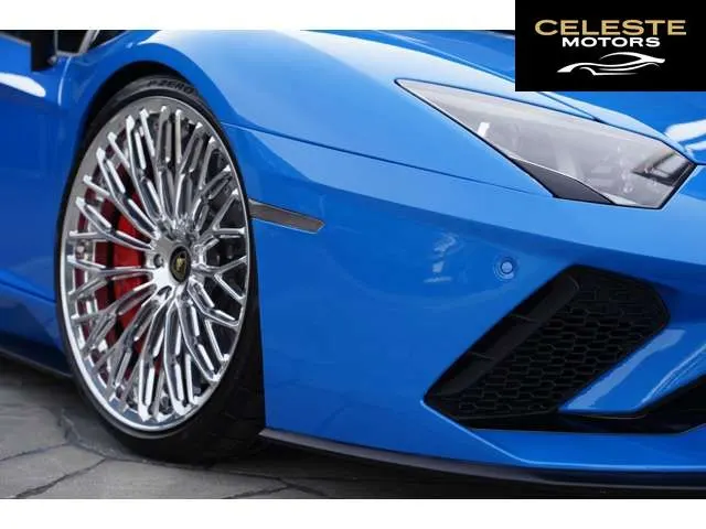 LAMBORGHINI Aventador 2017 — photo 3 sur 8