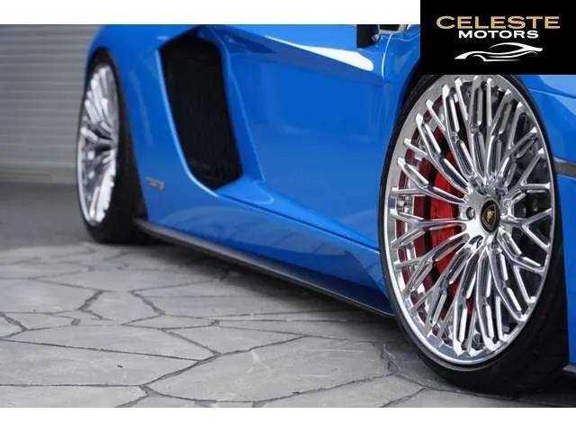 LAMBORGHINI Aventador 2017 — photo 4 sur 8