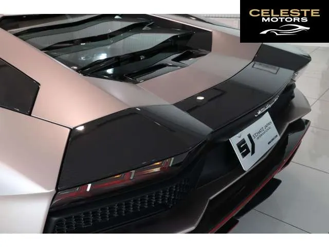 LAMBORGHINI Aventador 2018 — photo 3 sur 8