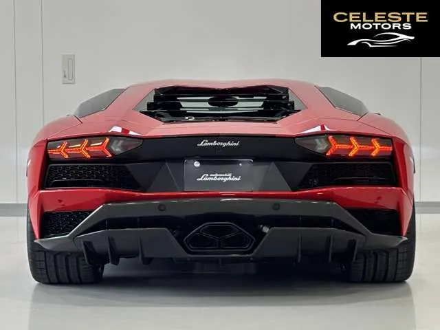 LAMBORGHINI Aventador 2018 — photo 3 sur 8