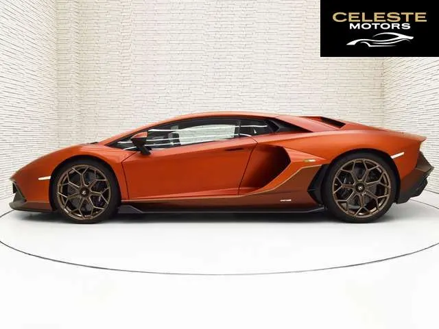 LAMBORGHINI Aventador 2022 — photo 2 sur 8