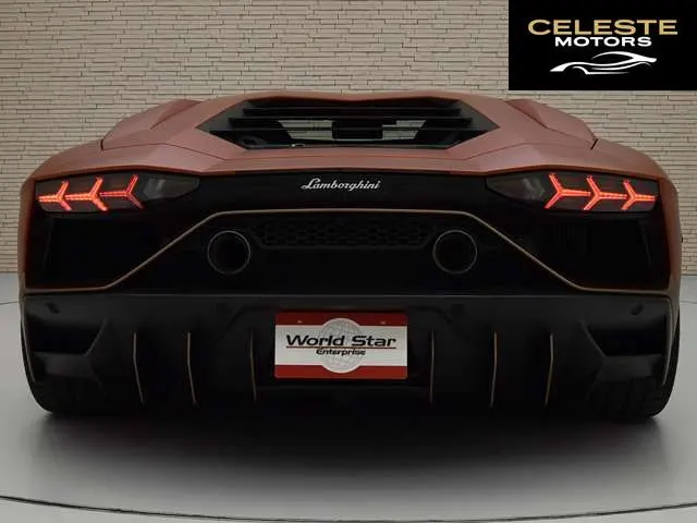 LAMBORGHINI Aventador 2022 — photo 4 sur 8