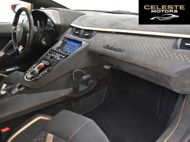 LAMBORGHINI Aventador 2022 — photo 6 sur 8