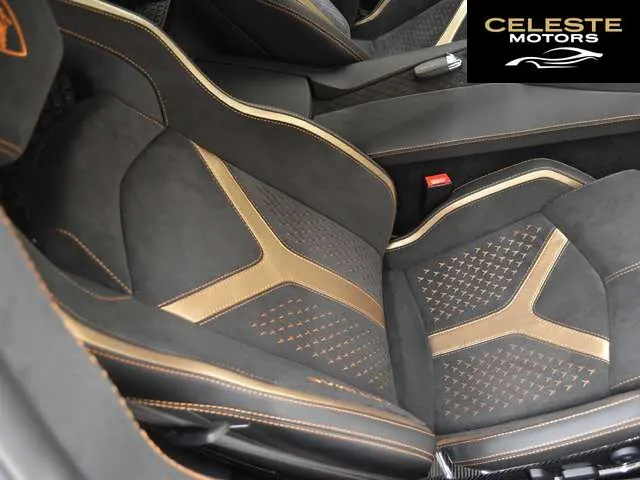 LAMBORGHINI Aventador 2022 — photo 8 sur 8