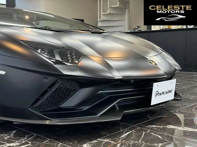 LAMBORGHINI Aventador 2018 — photo 3 sur 8
