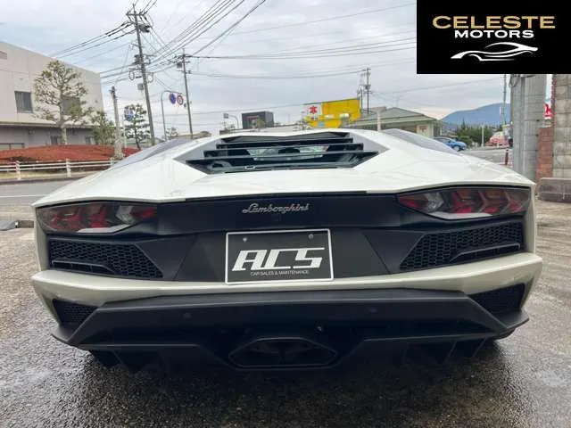 LAMBORGHINI Aventador 2017 — photo 5 sur 8