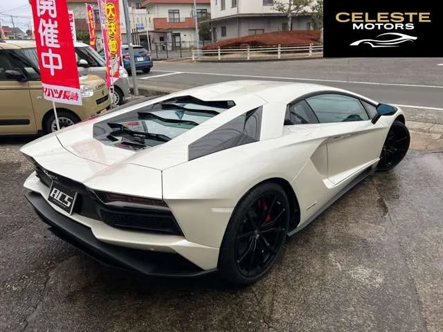 LAMBORGHINI Aventador 2017 — photo 7 sur 8