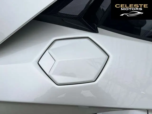 LAMBORGHINI Aventador 2017 — photo 8 sur 8