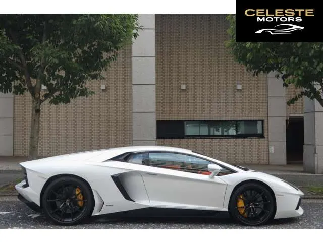 LAMBORGHINI Aventador 2016 — photo 4 sur 8