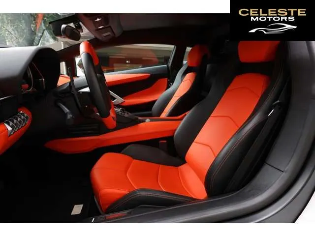 LAMBORGHINI Aventador 2016 — photo 8 sur 8