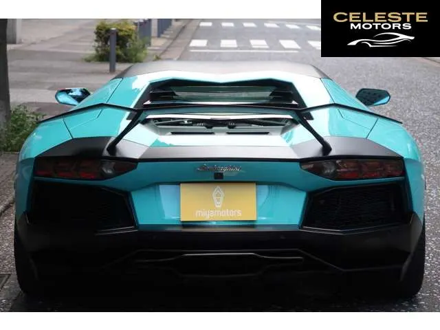 LAMBORGHINI Aventador 2015 — photo 2 sur 8