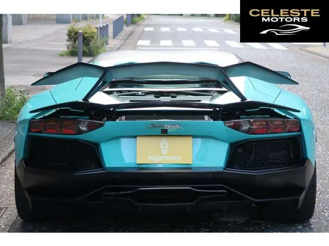 LAMBORGHINI Aventador 2015 — photo 3 sur 8