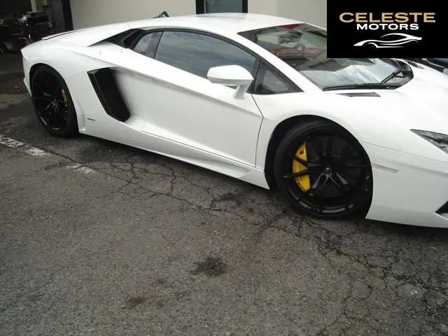 LAMBORGHINI Aventador 2014 — photo 2 sur 8