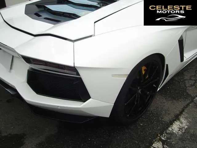 LAMBORGHINI Aventador 2014 — photo 4 sur 8