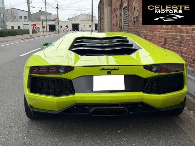 LAMBORGHINI Aventador 2016 — photo 5 sur 8
