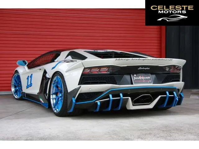 LAMBORGHINI Aventador 2018 — photo 2 sur 8