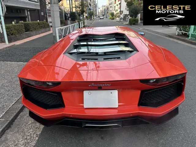 LAMBORGHINI Aventador 2012 — photo 3 sur 8